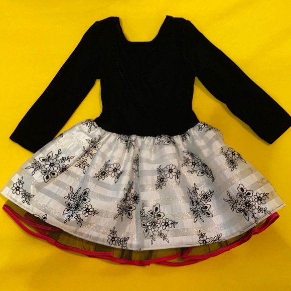 End of year Clearance Sale!  
3T Girls Dress - Picture 7 of 7
